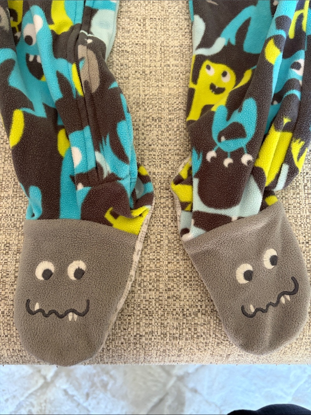 3T boys fall/winter lot of 7 pieces. Cute and fun prints and colors. - Picture 15 of 16